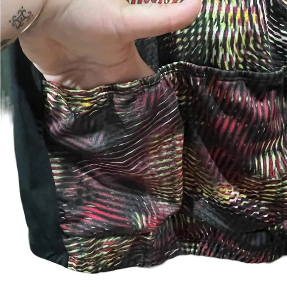 Craft workout top size medium. Multicolor, abstract. - Picture 4 of 5